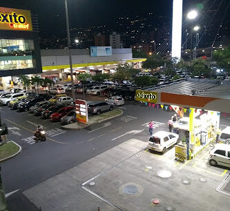 Gasolinera Esso Exito